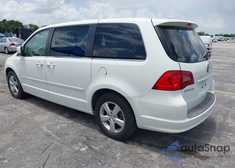 2010 Volkswagen Routan Se z USA, uszkodzony, nr VIN 2V4RW3D16AR245943